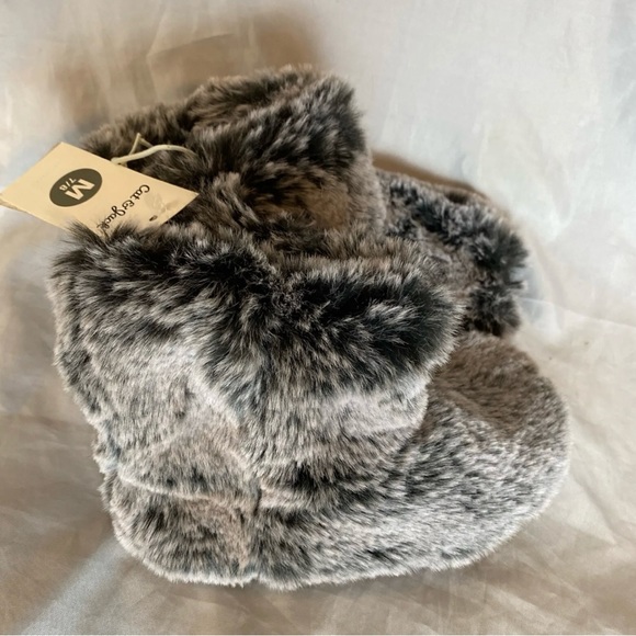 2 Girl’s Cat & Jack Gray & Tan Faux Fur Bootie Slippers Size M 7-8 - Picture 4 of 7